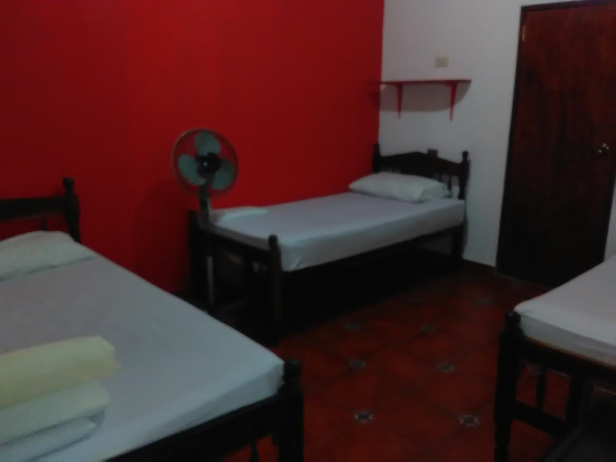 Hostal Casa Ivana León Екстериор снимка