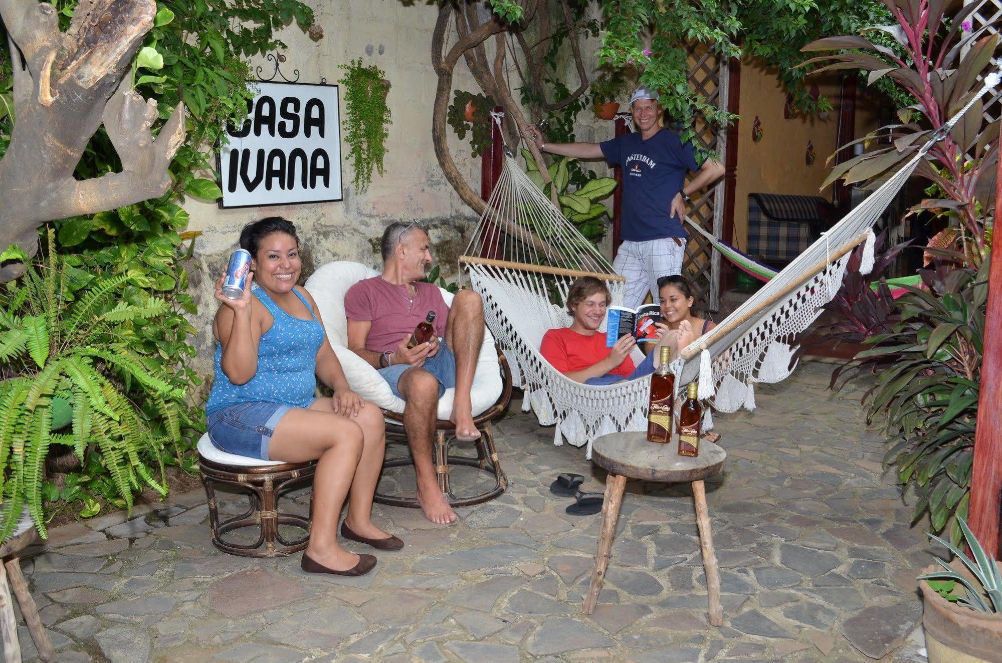 Hostal Casa Ivana León Екстериор снимка