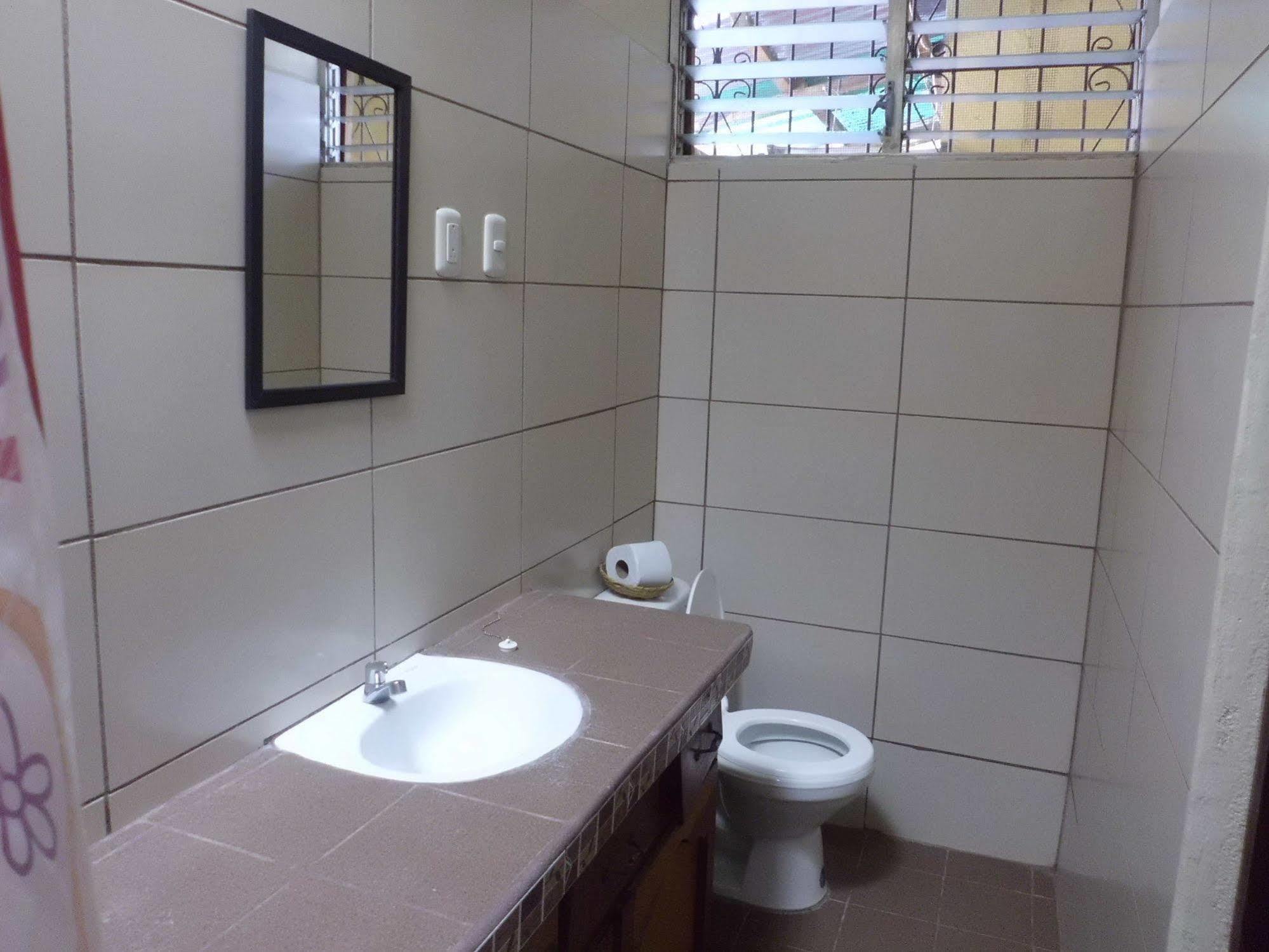 Hostal Casa Ivana León Екстериор снимка